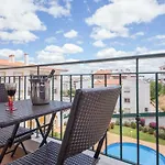 Appartement avec 2 chambre(s) de 100 m² et 2 salle(s) de bains privée(s) à Sao Sebastiao